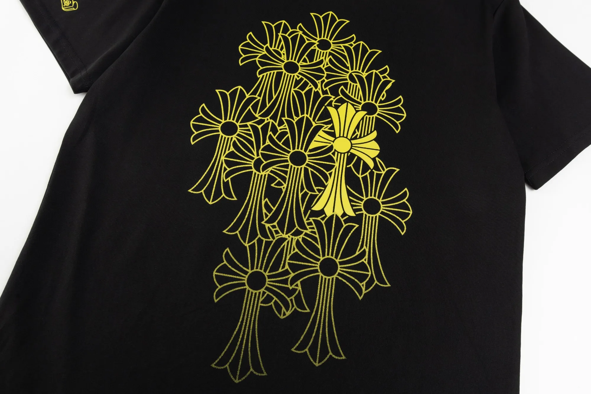 May 1st Welfare Style 🅿️116 - Crow Heart Short-sleeved T-shirt, same style for men and women - Made of original 280g 100% cotton fabric, soft and comfortable, threads are dyed in the same vat with zero color difference, exclusive quality difference currency, welcome to compare - Color: Black - Size: XS S M L